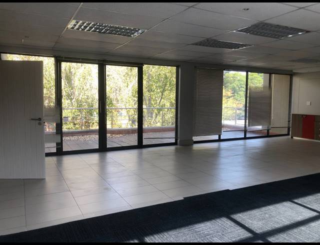 81M² RETAIL TO LET IN SANDTON CENTRAL